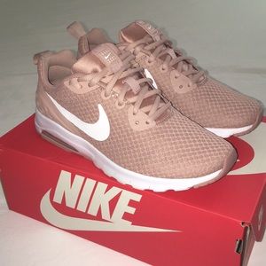 Women’s Nike Air Max Motion LW 8.5 pink white
